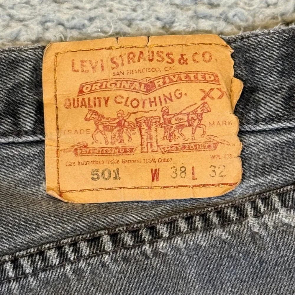 Levi's 501 Jeans Mens Faded Black Button Fly 38x32 Straight Leg Cotton Vintage